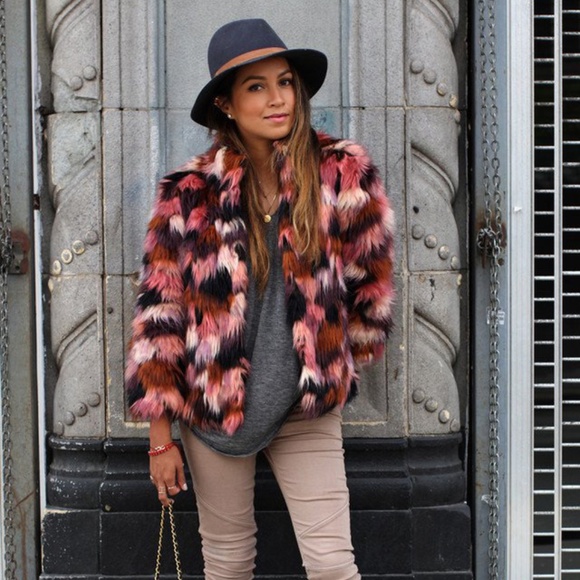 HONEY PUNCH FAUX FUR BOMBER JACKET -  Sz. S - Picture 7 of 8